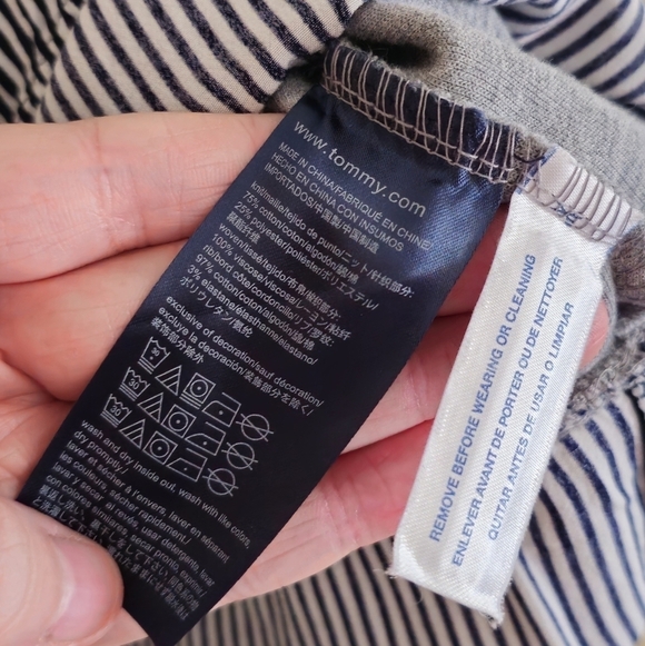 Tommy Hilfiger Women's Grey & Navy Monogrammed Pinstripe Sweatshirt Size Large - Picture 6 of 7